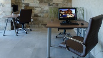 Holiday Inn Express & Suites Celaya, An Ihg Hotel