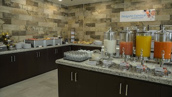Holiday Inn Express & Suites Celaya, An Ihg Hotel