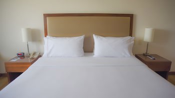 Holiday Inn Express & Suites Celaya, An Ihg Hotel