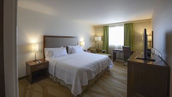 Holiday Inn Express & Suites Celaya, An Ihg Hotel