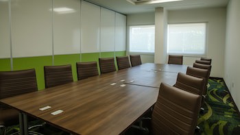 Holiday Inn Express & Suites Celaya, An Ihg Hotel