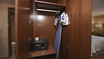 Holiday Inn Express & Suites Celaya, An Ihg Hotel
