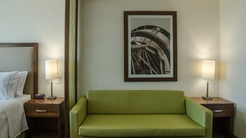 Holiday Inn Express & Suites Celaya, An Ihg Hotel