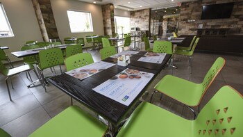 Holiday Inn Express & Suites Celaya, An Ihg Hotel