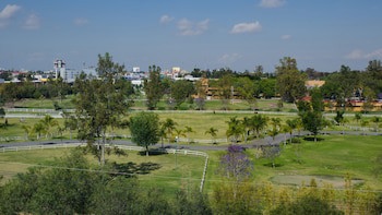Holiday Inn Express & Suites Celaya, An Ihg Hotel