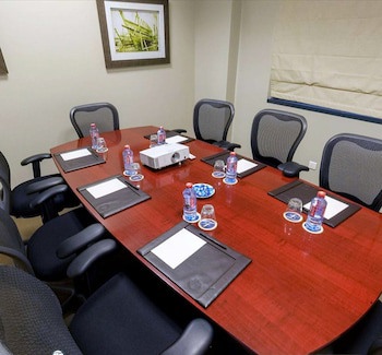 Fiesta Residences Boutique Hotel And Serviced Apartments