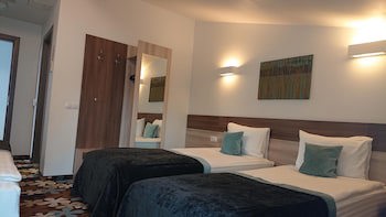 Algiro Hotel