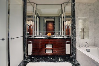 Four Seasons Hotel Bahrain Bay