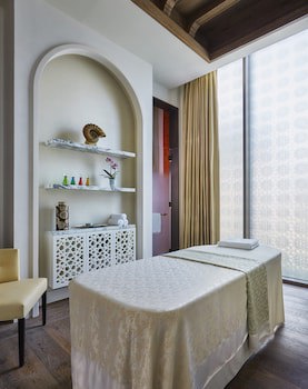 Four Seasons Hotel Bahrain Bay
