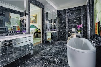 Four Seasons Hotel Bahrain Bay