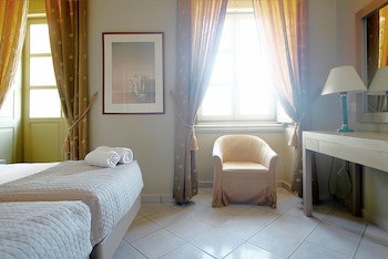 Diogenis Hotel