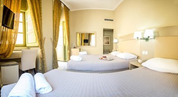 Diogenis Hotel