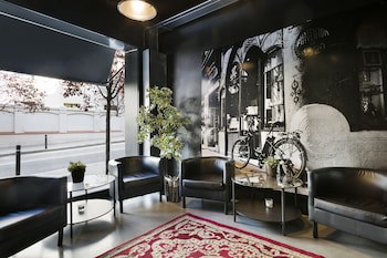 Fira Centric Apartments By Gaiarooms
