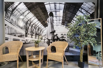 Fira Centric Apartments By Gaiarooms