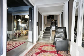 Fira Centric Apartments By Gaiarooms