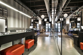 Fira Centric Apartments By Gaiarooms