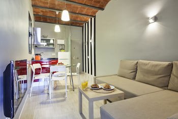 Fira Centric Apartments By Gaiarooms