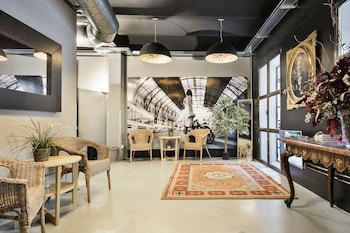 Fira Centric Apartments By Gaiarooms