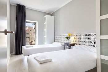 Fira Centric Apartments By Gaiarooms
