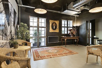 Fira Centric Apartments By Gaiarooms