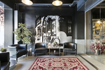 Fira Centric Apartments By Gaiarooms