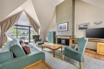The Kenmore Club