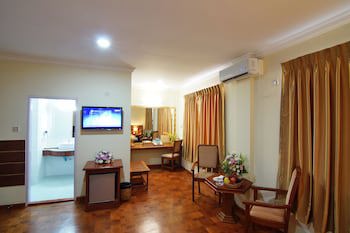 Hotel Yadanarbon