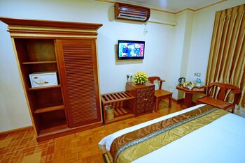 Hotel Yadanarbon
