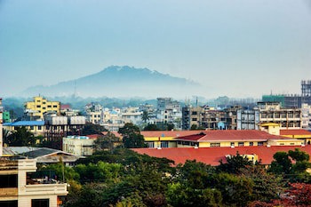 Hotel Yadanarbon