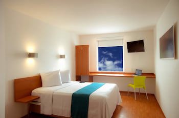 One Monclova Hotel