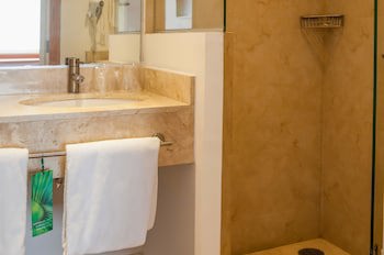 One Monclova Hotel