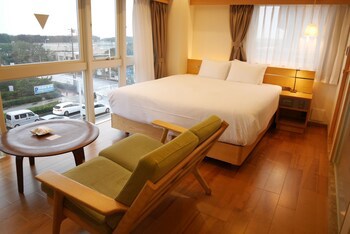 Breath Hotel