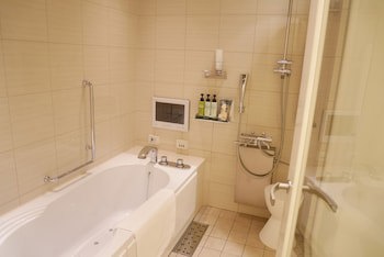 Breath Hotel