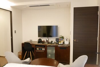 Breath Hotel