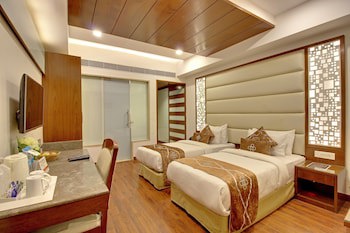 Hotel Swaran Palace