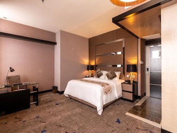 New World Suites