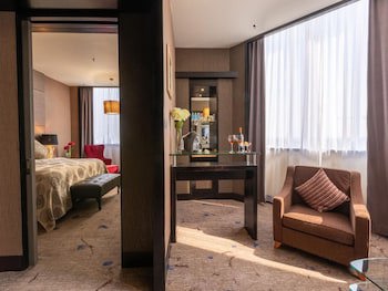New World Suites