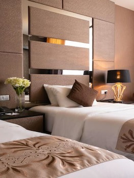 New World Suites