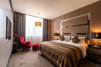 New World Suites