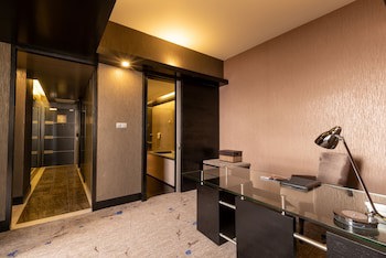New World Suites