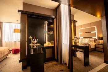 New World Suites