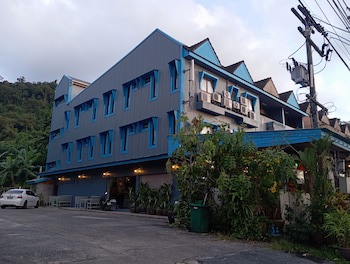 Seabox Khaolak Hostel