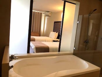 Coron Gateway Hotel & Suites