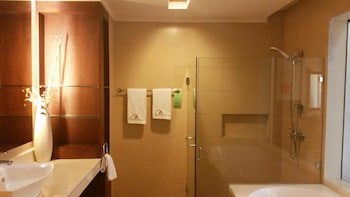 Coron Gateway Hotel & Suites