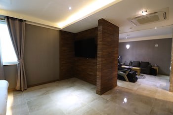 Airport Hotel