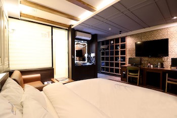 Airport Hotel