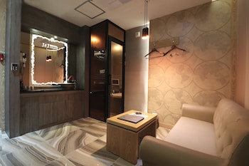 Airport Hotel