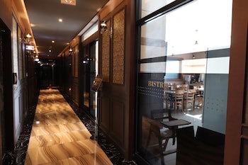 Airport Hotel