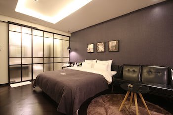 2 Heaven Hotel