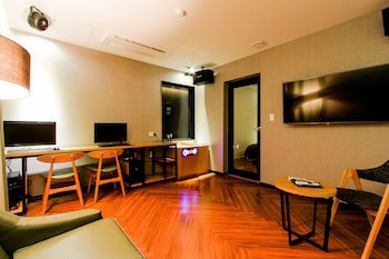2 Heaven Hotel